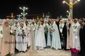 تشرف بانوان مهمان جشنواره «رسانه خورشید» به حرم مطهر رضوی + ویدیو