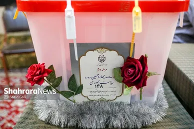 عکس‌هایی از دور دوم انتخابات ریاست جمهوری در مشهد (۴)