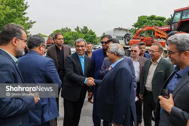 گزارش تصویری | واگذاری ۱۶ دستگاه ماشین‌آلات خدماتی شهری به شهرداری‌های خراسان رضوی