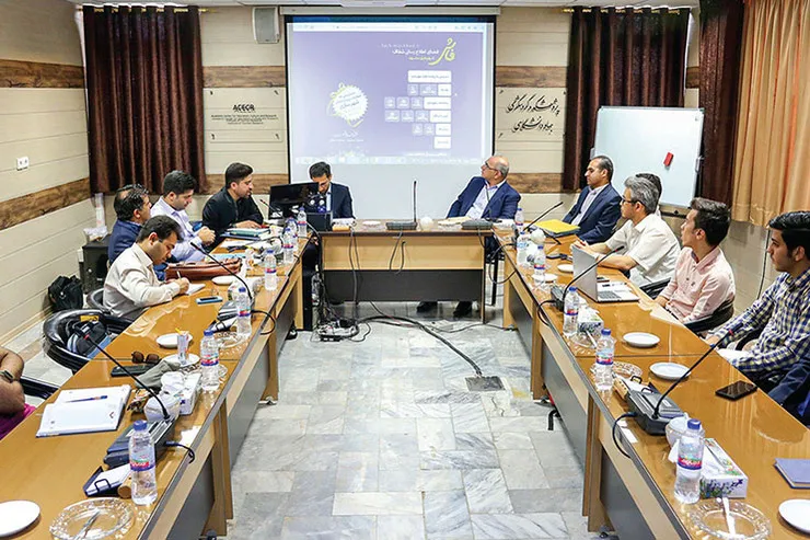 «فاش» در بوته نقد