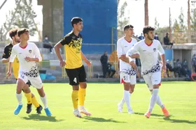 جوانان لیگ، زیر ذره&zwnj;بین سرمربی پرسپولیس