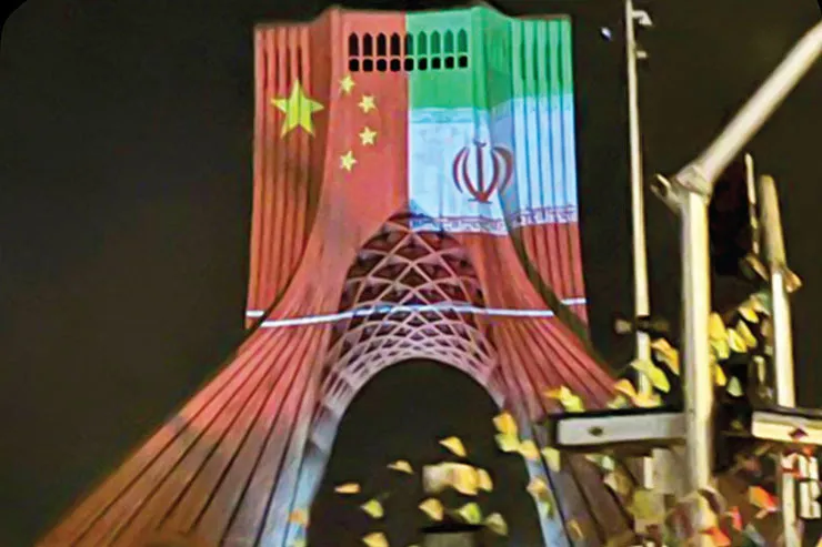 چرا نمایش هم زمان پرچم ایران و چین سروصدا‌های زیادی به پا کرد؟