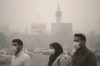 مشهد ایستاده در غبار | مهمان ناخوانده‌ای که نفس دومین کلانشهر کشور را تنگ کرده است