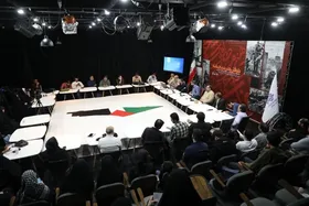 نشست &laquo;طوفان، هنرمند، حماسه&raquo; در مشهد برگزار شد