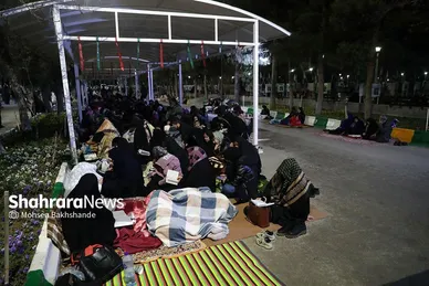 گزارش تصویری | مراسم احیای سومین شب قدر در جوار گلزارشهدای بهشت‌رضا(ع) (۳ فروردین ۱۴۰۴)