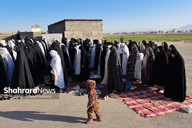 گزارش تصویری | نماز عید سعید فطر مهاجران افغانستانی در محله گلشهر مشهد