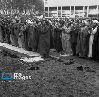 گزارش تصویری | رهبر انقلاب در دوران تصدی شورای عالی دفاع ملی (۱۳۶۰ - ۱۳۵۸)