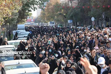 راهپیمایی اصناف، بازاریان و نمازگزاران پس از نماز جمعه مشهد