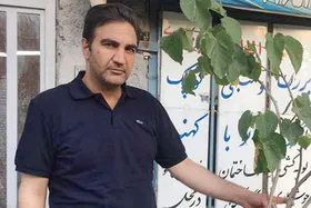 به دست خود درختی می&zwnj;نشانم...