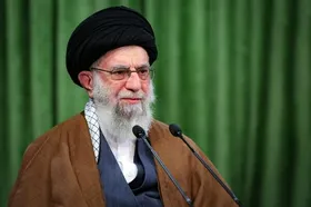 بی&zwnj;شک زنان شهید و جانباز و آزاده در قلّه&zwnj; افتخاراتند
