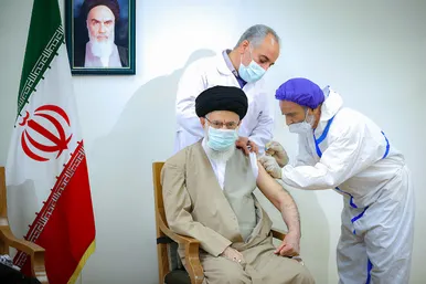 دریافت دُز اول واکسن ایرانی کرونا توسط رهبر انقلاب