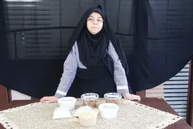 مادر مهربان محله امیریه با پخت سمنو زندگی فرزندان و همسر جانبازش را می&zwnj;چرخاند