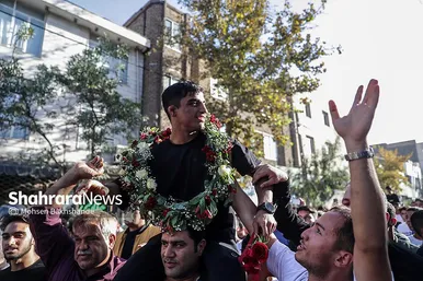 گزارش تصویری | استقبال مردمی از احمد جوان نایب قهرمان مسابقات کشتی آزاد قهرمانی جهان در زاگرب