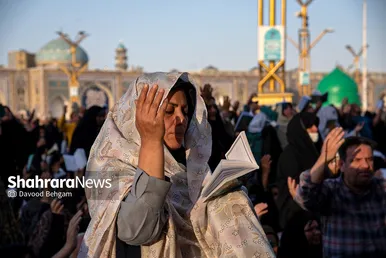 مراسم دعای عرفه در حرم مطهر رضوی