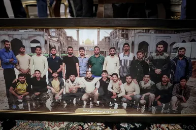 حضور مردم در محل شهادت دو دانشجوی بسیجی در خیابان حر عاملی