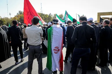 راهپیمایی مردم مشهد در محکومیت اغتشاشات اخیر و تشییع شهدای مدافع امنیت