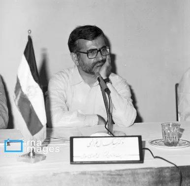 عکس‌هایی از شهید «سید کمال خرازی» در گذر ایام