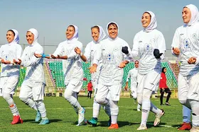 شکست تیم&zwnj;های بانوان خراسان رضوی در فوتبال و فوتسال| از شادی گل &laquo;ببتو&raquo;یی روبه&zwnj;روی کیان تا شش تایی شدن چیپس