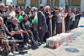 پیکر مطهر &laquo;حاج احمد خدادادی&raquo;، جانباز شهید دفاع مقدس، در مشهد تشییع شد