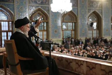 حضور و سخنرانی رهبر انقلاب در اجتماع زائران و مجاوران حرم مطهر رضوی