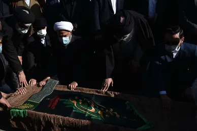 مراسم تشییع و تدفین پیکر «سعید تشکری» در حرم مطهر رضوی