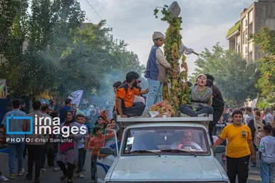 گزارش تصویری | برداشت انگور در شهر تاکستان قزوین
