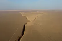 ویدئو| نمایی زیبا از دره زبان مار در دشت لوت