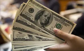 دلالان برای پیشگیری از ریزش قیمت&zwnj; دلار دست&zwnj;به&zwnj;کار شدند/ روند ریزشی قیمت دلار چه زمانی بر بازار حاکم خواهد شد؟