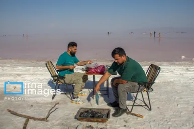 گزارش تصویری | بازگشت گردشگران به دریاچه ارومیه