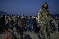 یک مقام پاکستانی: تا ۲ماه دیگر مهاجران غیرقانونی افغانستان را اخراج می‌کنیم