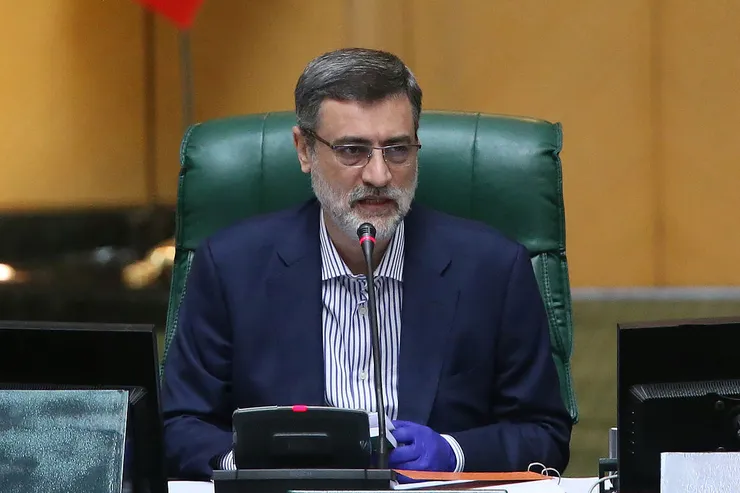 موافقت مجلس با استعفای قاضی زاده هاشمی