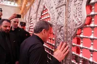 استقبال زائران از عراقچی در حرم‌های کربلا +فیلم