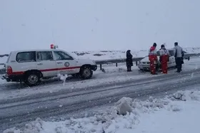امدادرسانی هلال&zwnj;احمر به حدود ۵ هزار هموطن در ۱۴ استان متاثر از برف و باران