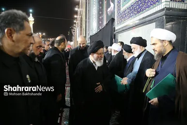 گزارش تصویری | شب سوم مراسم بزرگداشت رهبر شهید ایران در حرم مطهر امام رضا (ع)