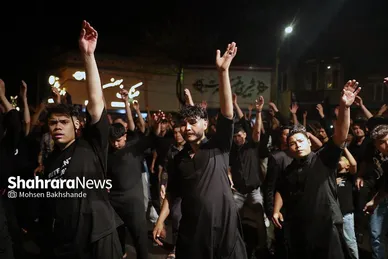 عکس‌هایی از مراسم علم کشیِ مهاجران افغانستانی در گلشهر مشهد