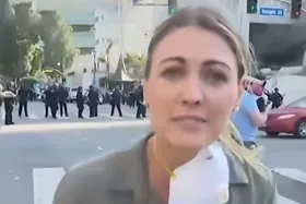 ویدئو | حمله خشن پلیس اسب&zwnj;سوار آمریکا به معترضان در لس&zwnj;آنجلس