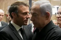 گفت‌وگوی تلفنی مکرون با نتانیاهو | انتقال اجباری فلسطینیان از رفح جنایت جنگی است