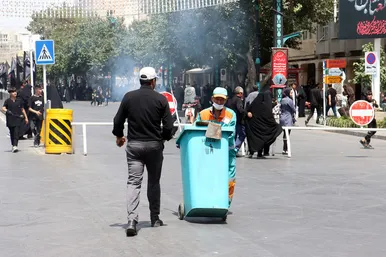خدمات رسانی معاونت خدمات شهری شهرداری مشهد به عزاداران حسینی در روز تاسوعا