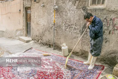 کوچه‌های تبریز خوش رنگ از قالیشویی آخر سال