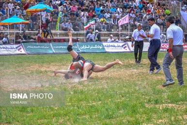 مسابقات کشتی باچوخه در گود زینل خان اسفراین