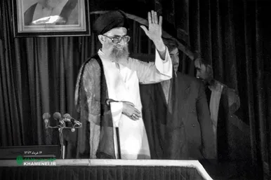 گزارش تصویری | تصاویری از سخنرانی رهبر شهید انقلاب در سالگرد رحلت امام خمینی از سال ۶۹ تا ۷۸