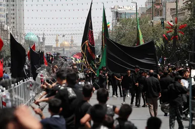 عزاداری روز عاشورا در خیابان امام رضا علیه السلام مشهد