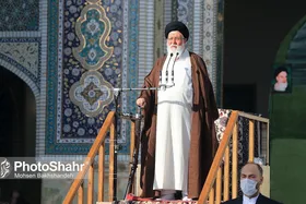 امام جمعه مشهد: آمریکا برای راه&zwnj;اندازی جنگ شیعه و سنی کور خوانده است