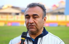 بیوگرافی مرحوم نادر دست&zwnj;نشان، پیشکسوت نساجی و فوتبال ایران