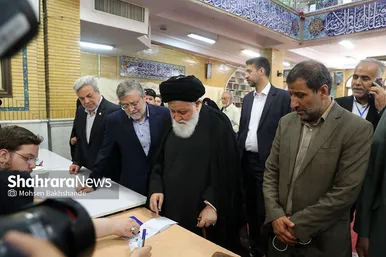 عکس‌هایی از مرحله دوم انتخابات چهاردهمین دوره ریاست‌جمهوری در مشهد (۱)