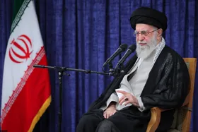 موشن&zwnj;گرافی | رهبر معظم انقلاب: کار بزرگ ملت ایران در جنگ تحمیلی اخیر از جنس اراده، عزم و اعتماد به نفس بود