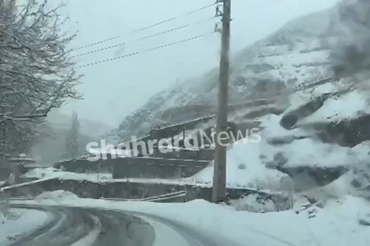 ویدئو | بارش برف در روستای زیبای کنگ