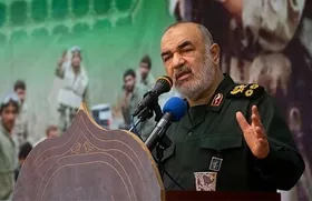 فرمانده کل سپاه: آمریکا کارخانه تولید دیکتاتور در جهان است + فیلم