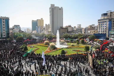 عزاداری شهادت امام رضا(ع) درخیابان های منتهی به حرم مطهر