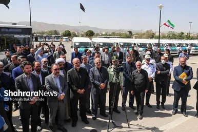 رونمایی از ١۵٠ دستگاه ون و اتوبوس با حضور وزیر کشور در مشهد